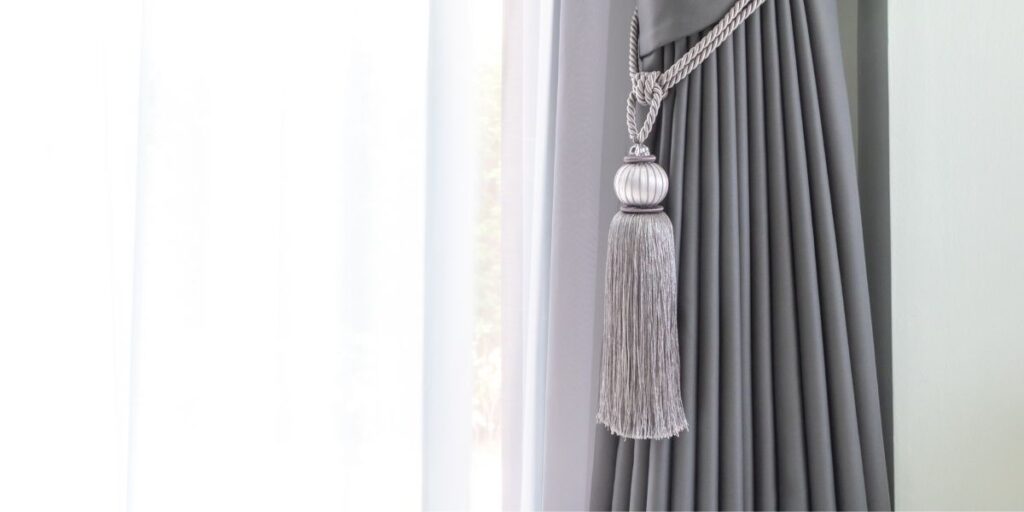 cortinas blancas son ideales en decoración