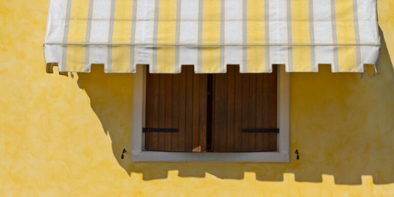 Persianas para Espacios al Aire Libre: Terrazas, Balcones y Patios