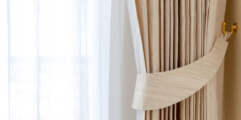 Cortinas Antimoho: Opciones para Ambientes Húmedos